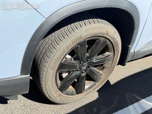 Used 2025 Honda Pilot Black Edition image 7