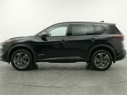Used 2025 Nissan Rogue SV image 5