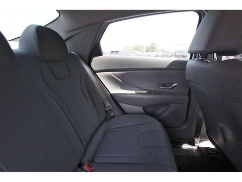 Certified 2026 Hyundai Elantra SE FWD image 13