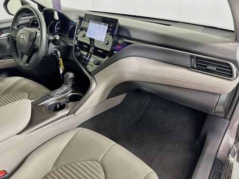 Used 2022 Toyota Camry SE FWD image 33