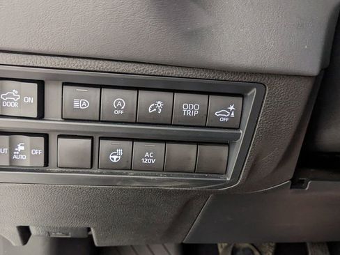 Used 2022 Toyota Tundra Platinum w/ Advanced Package AWD/4WD image 22