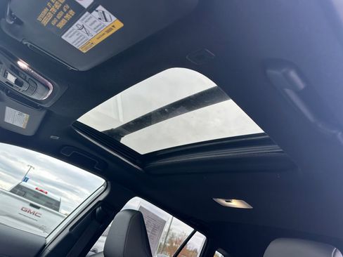 Used 2025 Toyota Corolla Cross AWD Hybrid w/ Convenience Package image 23