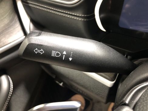 Used 2025 Jeep Grand Cherokee Limited image 21