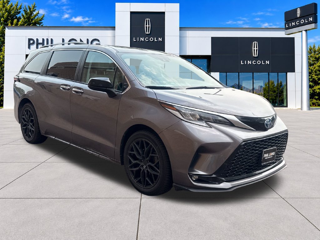 Used 2022 Toyota Sienna XSE w/ XSE Plus Package FWD 360° Tour