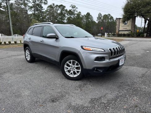 Used 2015 Jeep Cherokee Latitude image 8