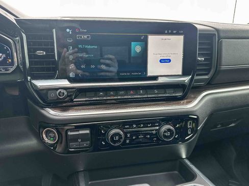 Used 2025 Chevrolet Silverado 1500 LT Trail Boss w/ Convenience Package II image 31