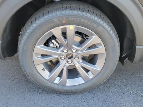 New 2026 Ford Explorer Active w/ Active Comfort Package image 10