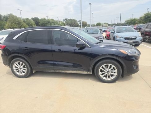Used 2021 Ford Escape SE w/ Convenience Package FWD image 2