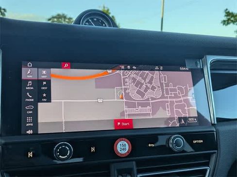 Used 2024 Porsche Macan image 30