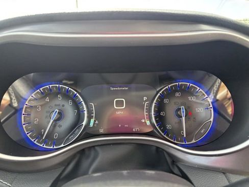 New 2026 Chrysler Pacifica Select image 15