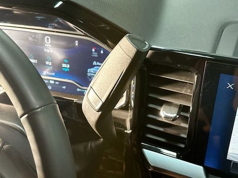 Used 2025 Chevrolet Silverado 1500 LT image 18