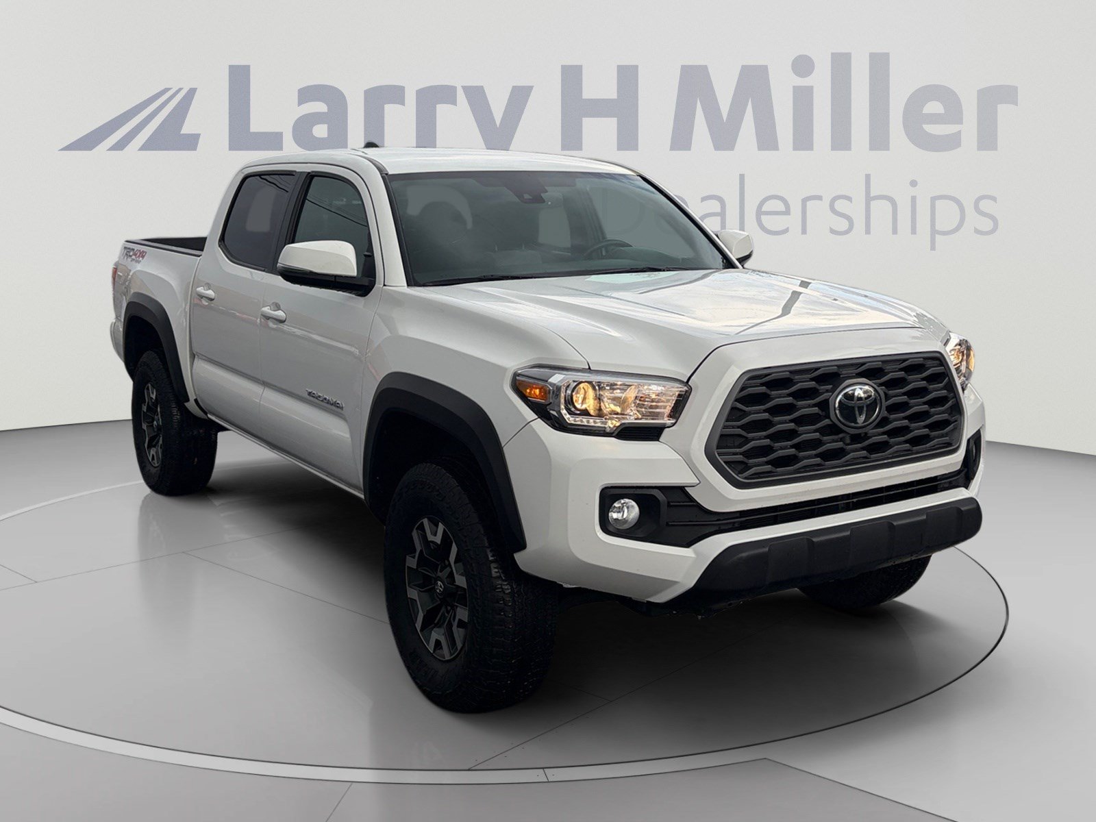 Certified 2023 Toyota Tacoma TRD Off-Road w/ Technology Package AWD/4WD image 7