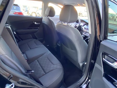 Used 2022 Kia Niro LXS image 18