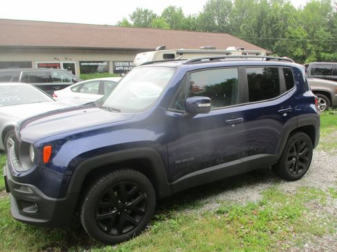Used 2017 Jeep Renegade Altitude AWD/4WD image 2