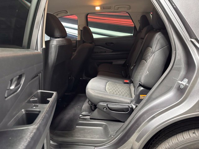 Used 2024 Nissan Pathfinder S FWD image 8