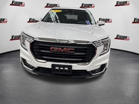 Used 2024 GMC Terrain SLE w/ Driver Convenience Package AWD/4WD image 2