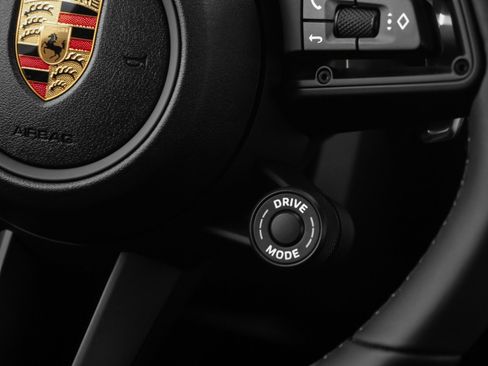 Used 2025 Porsche Macan Turbo image 35