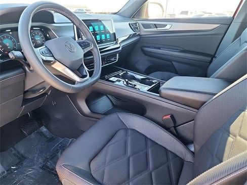 Certified 2024 Volkswagen Atlas Cross Sport SE w/ Panoramic Sunroof Package image 12