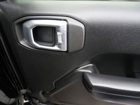 Used 2020 Jeep Wrangler Unlimited Sport S image 28