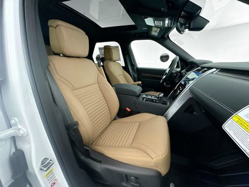 New 2026 Land Rover Discovery Dynamic SE AWD/4WD image 29