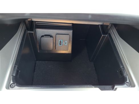 Certified 2022 Ford Explorer XLT RWD image 26