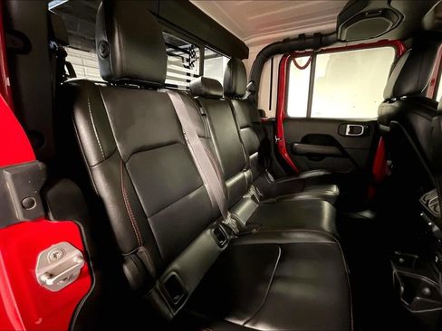 Used 2020 Jeep Gladiator Rubicon w/ Dual Top Group AWD/4WD image 33