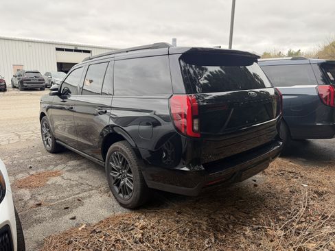 Used 2025 Ford Expedition Platinum w/ Stealth Performance Package image 7