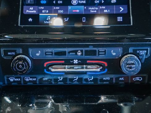 New 2025 Jeep Grand Cherokee L Altitude image 23