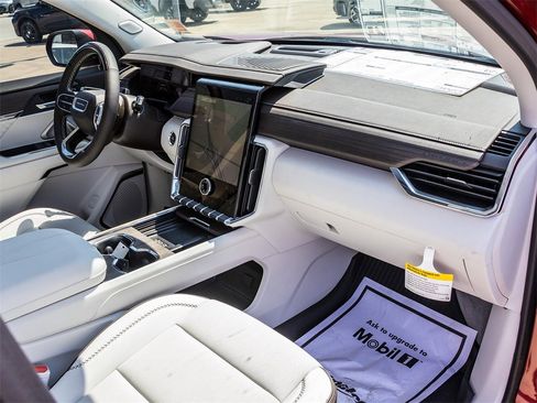 New 2025 GMC Acadia Denali w/ Super Cruise Package image 12