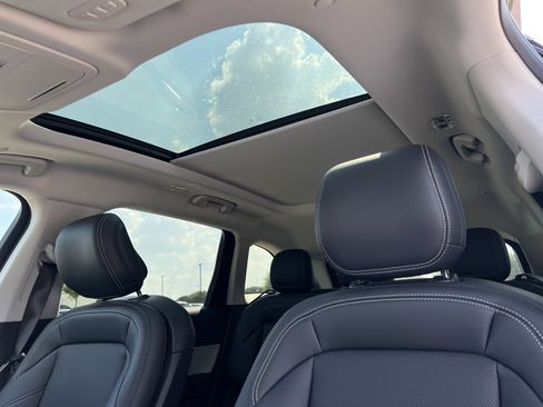 New 2025 Lincoln Nautilus Premier w/ Equipment Group 102A image 27