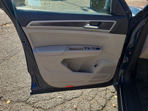 Used 2019 Volkswagen Atlas SE w/ Panoramic Sunroof Package image 15