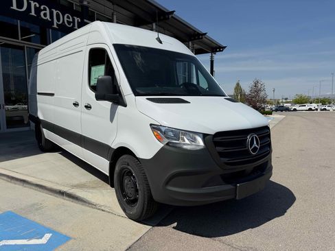 New 2025 Mercedes-Benz Sprinter 2500 image 12