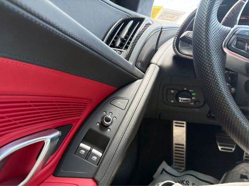 Used 2021 Audi R8 V10 w/ Premium Package RWD image 17