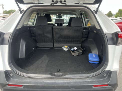 Used 2023 Toyota RAV4 LE AWD/4WD image 9