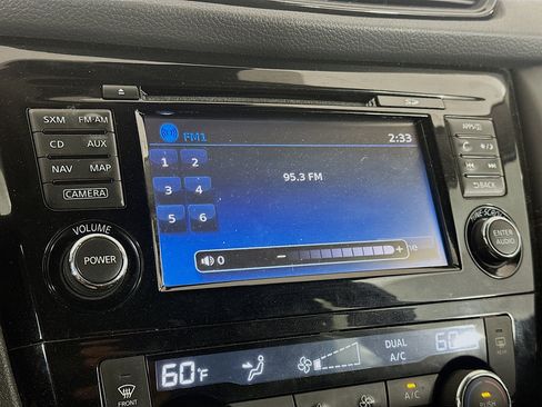 Used 2017 Nissan Rogue SL w/ SL Premium Package FWD image 21
