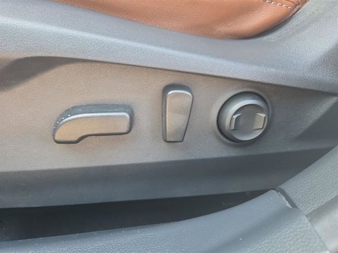 Used 2022 Subaru Outback Touring image 16