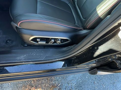 Used 2024 Jeep Wagoneer Launch Edition image 17