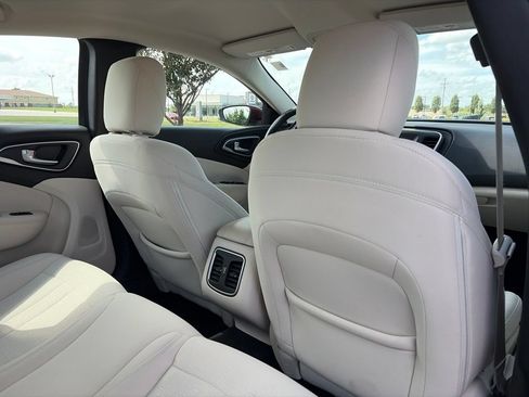 Used 2015 Chrysler 200 Limited w/ Convenience Group FWD image 30