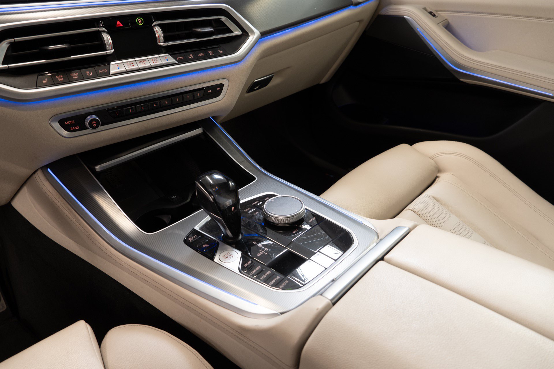 Used 2021 BMW X5 xDrive40i w/ M Sport Package AWD/4WD image 16