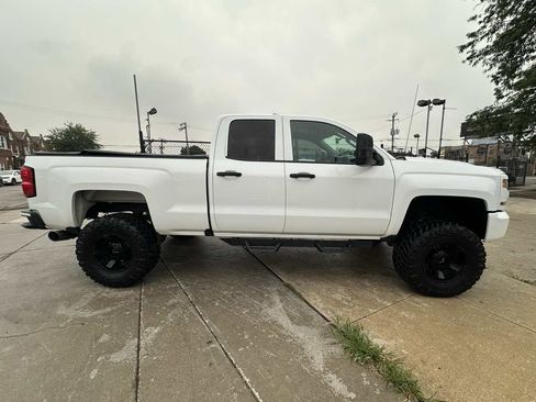 Used 2017 Chevrolet Silverado 1500 Custom w/ Custom Convenience Package AWD/4WD image 4