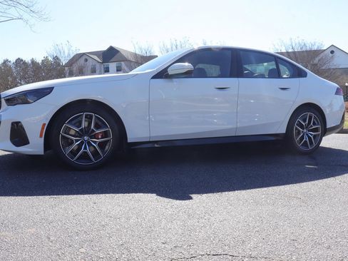 New 2026 BMW i5 eDrive40 w/ M Sport Package image 1