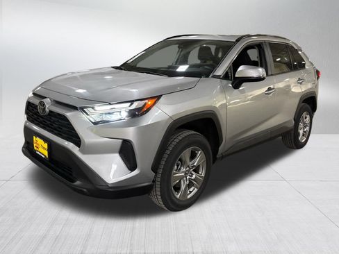 Used 2024 Toyota RAV4 XLE w/ Convenience Package image 3