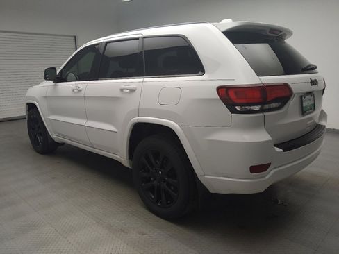 Used 2018 Jeep Grand Cherokee Altitude image 3
