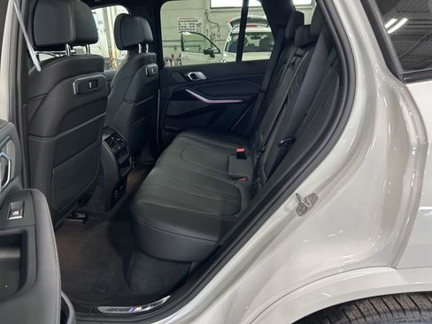 Used 2024 BMW X5 xDrive40i w/ M Sport Package image 25