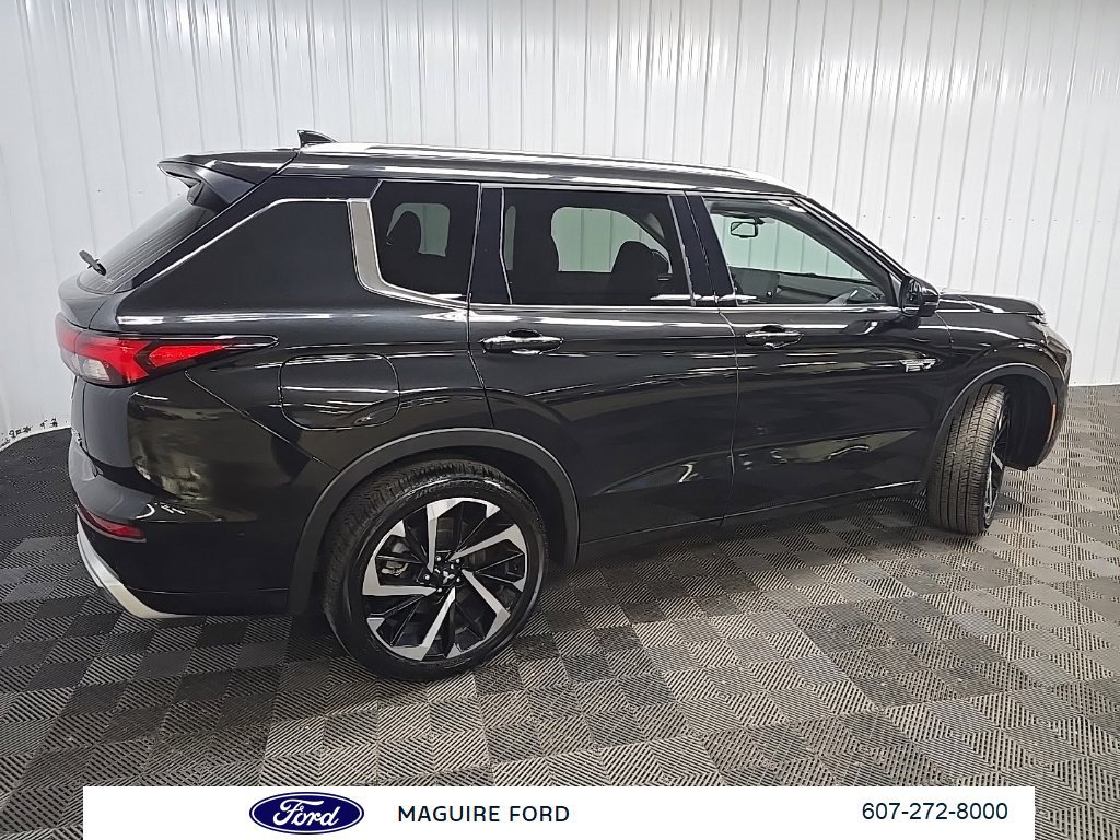 Used 2025 Mitsubishi Outlander SEL AWD/4WD image 3