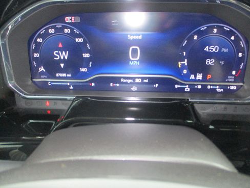 Used 2024 Chevrolet Silverado 1500 LT Trail Boss w/ LT Trail Boss Premium Package AWD/4WD image 12