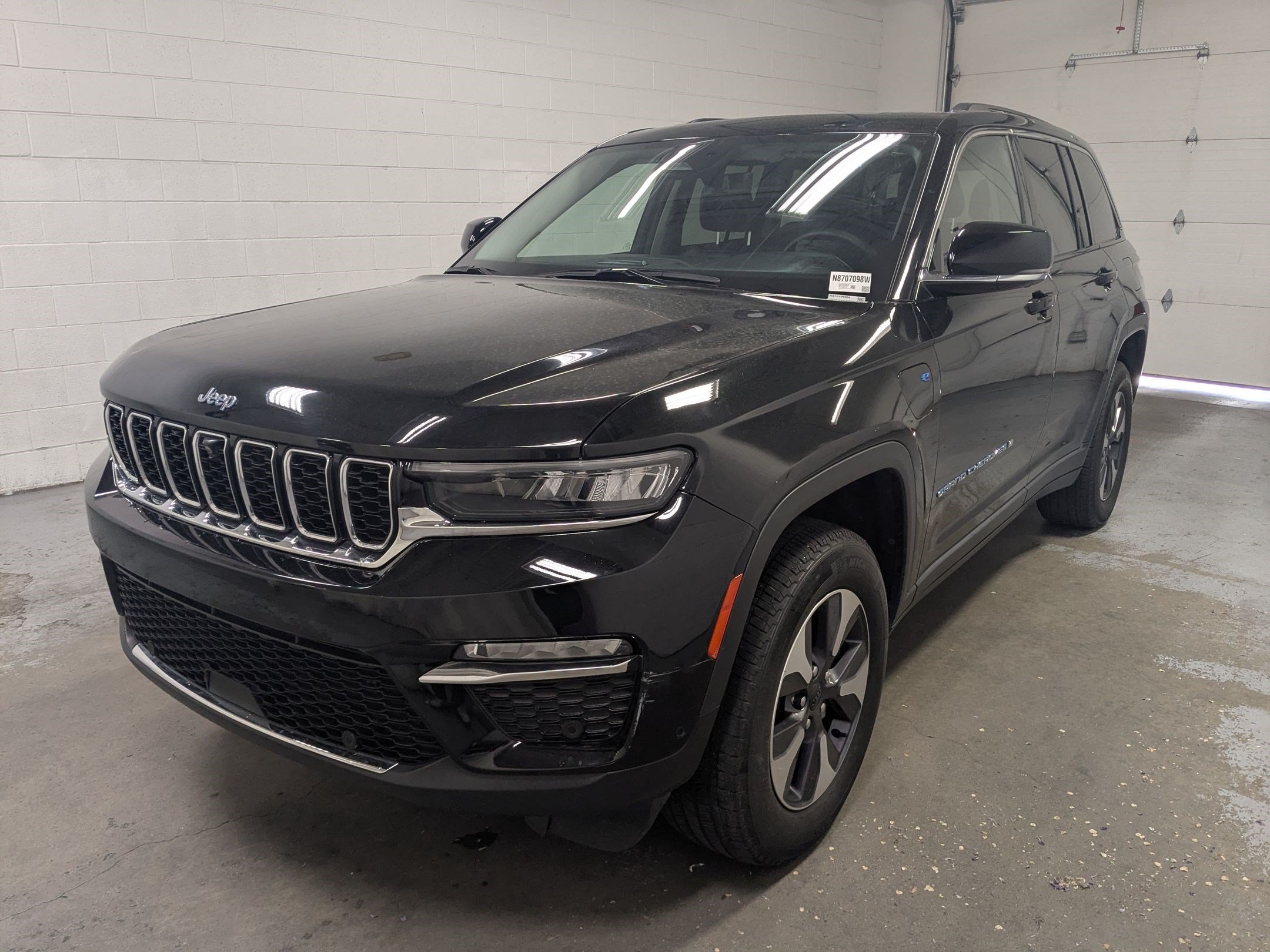 Used 2022 Jeep Grand Cherokee Limited 4xe w/ Luxury Tech Group II AWD/4WD image 10