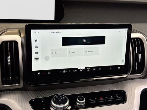 Used 2025 Ford Expedition Active image 20