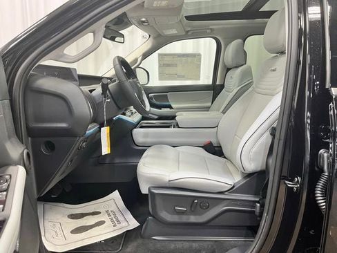 New 2025 Ford Expedition Platinum w/ Platinum Ultimate Package image 4