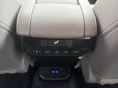 Used 2022 Toyota Highlander XLE image 23